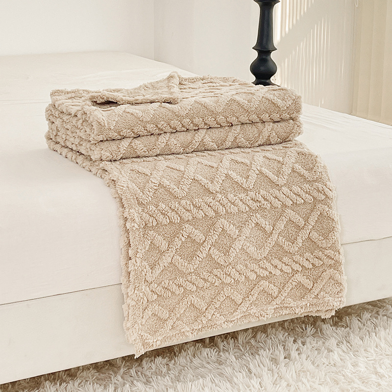 Cut Velvet deka — Polyester, 800–1000 g, za sve sezone, stil Light Luxury