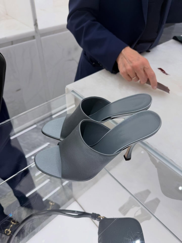 Valódi bőr wedge szandál – négyszögletes orrú, gyapjú bélés, bőr talp, magassarkú >8 cm, tavasz-nyár 2025