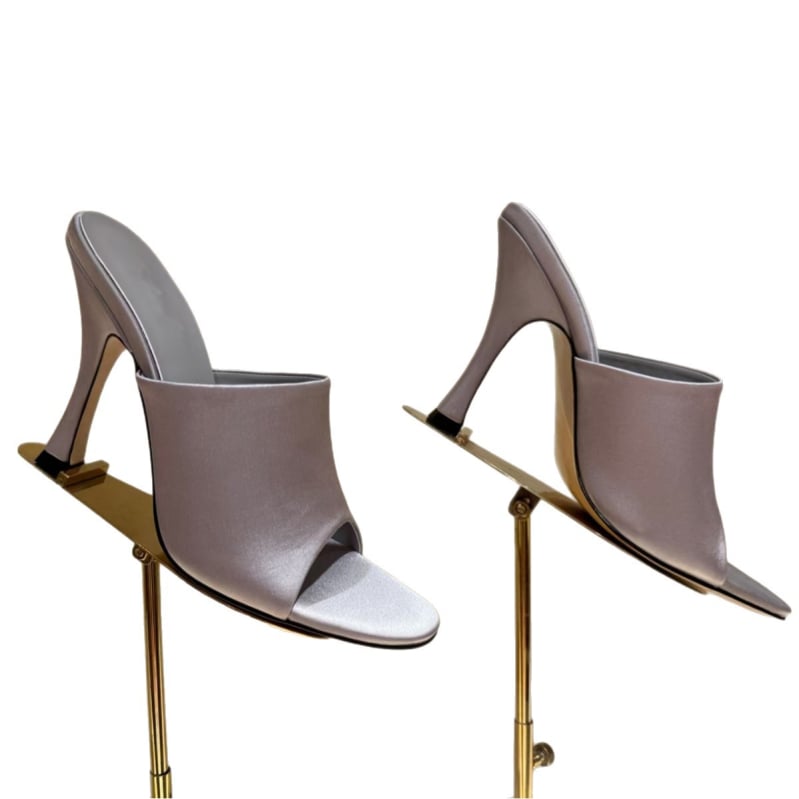 Valódi bőr wedge szandál – négyszögletes orrú, gyapjú bélés, bőr talp, magassarkú >8 cm, tavasz-nyár 2025