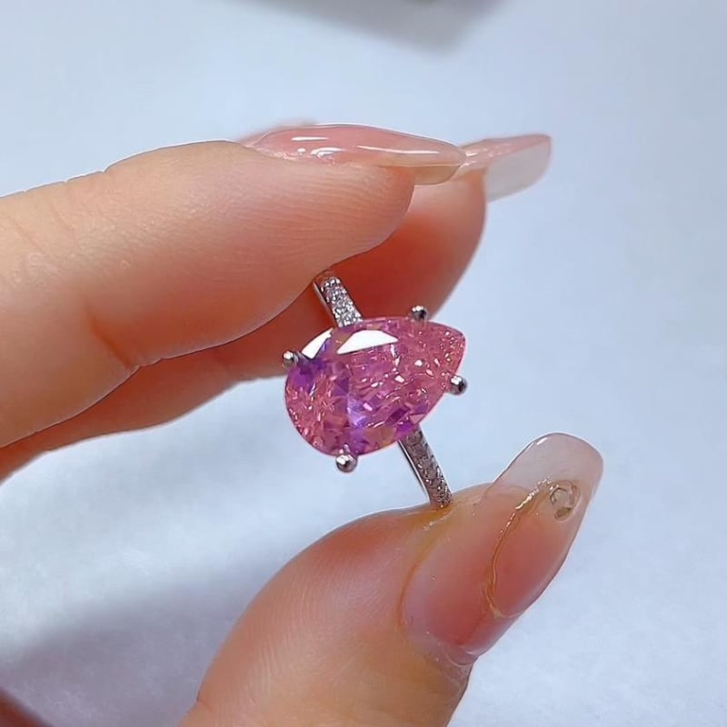 Prsten od srebra 925 s dijamantom u obliku kruške (8x12 mm), elektroplatiranje, 3,8 g
