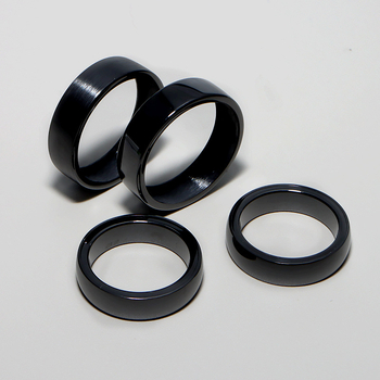 Kerámiagyűrű — divat stílus, eredeti dizájn — szekciós feldolgozás — uniszex