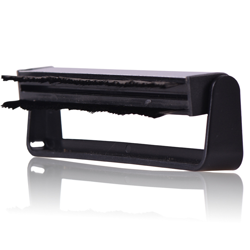 Kit de curățare pentru discuri vinil — pentru notebookuri, telefoane, calculatoare și camere digitale; include perie și curățător, model KCL-1902, formulă pe bază de apă cu extracte vegetale.