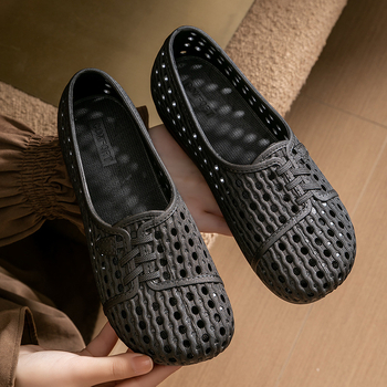 Ženske Crocs stil sandale s prozračnim PVC gornjim dijelom, PVC potplat, debljina potplata oko 2,5 cm, svakodnevna udobnost