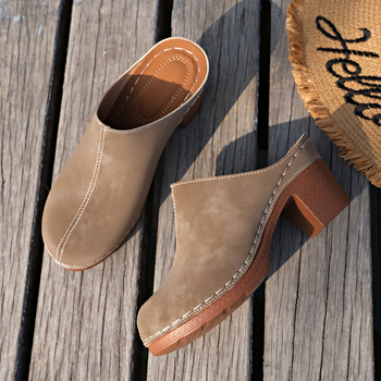 Slip-on cipele s PU gornjim dijelom, špicasti nos, masivan srednji pet 3-5 cm, đon od reciklirane kože