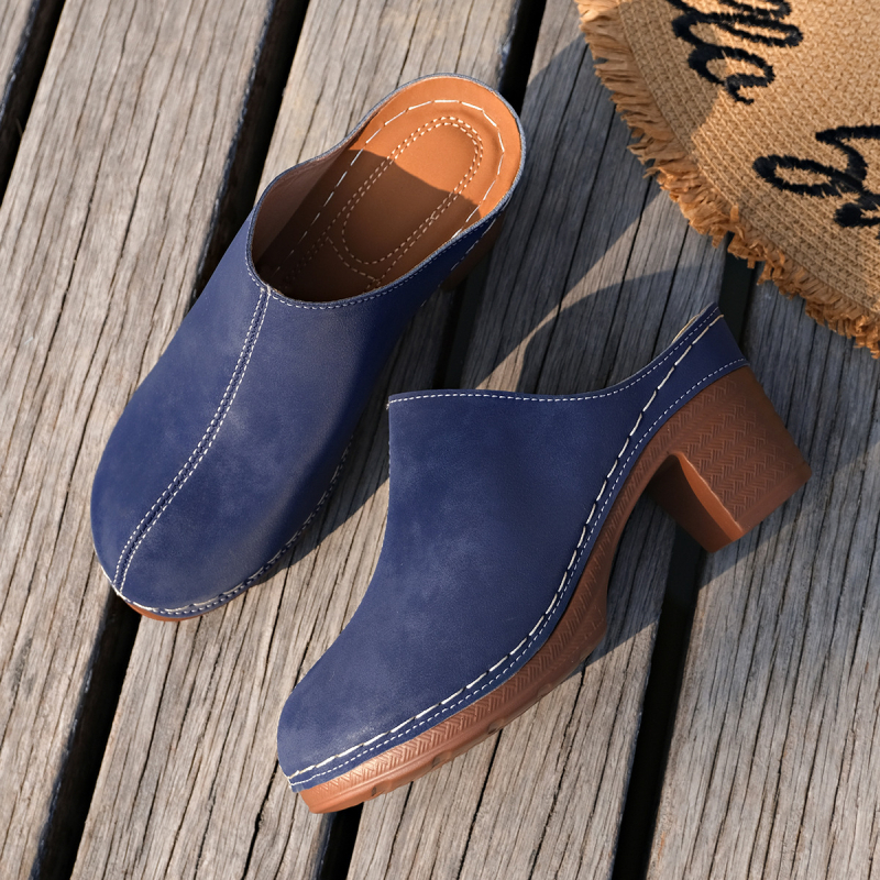 Slip-on cipele s PU gornjim dijelom, špicasti nos, masivan srednji pet 3-5 cm, đon od reciklirane kože