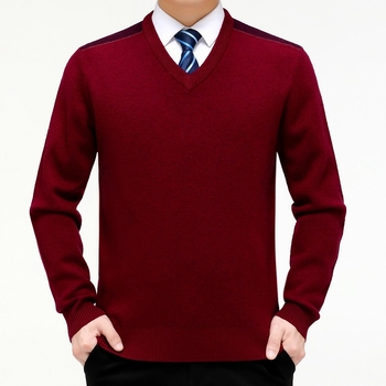 Ανδρικό πουλόβερ με V‑λαιμό, παχυσμένο μαλλί, ελεύθερη γραμμή, μακριά μανίκια, 30–35% μαλλί