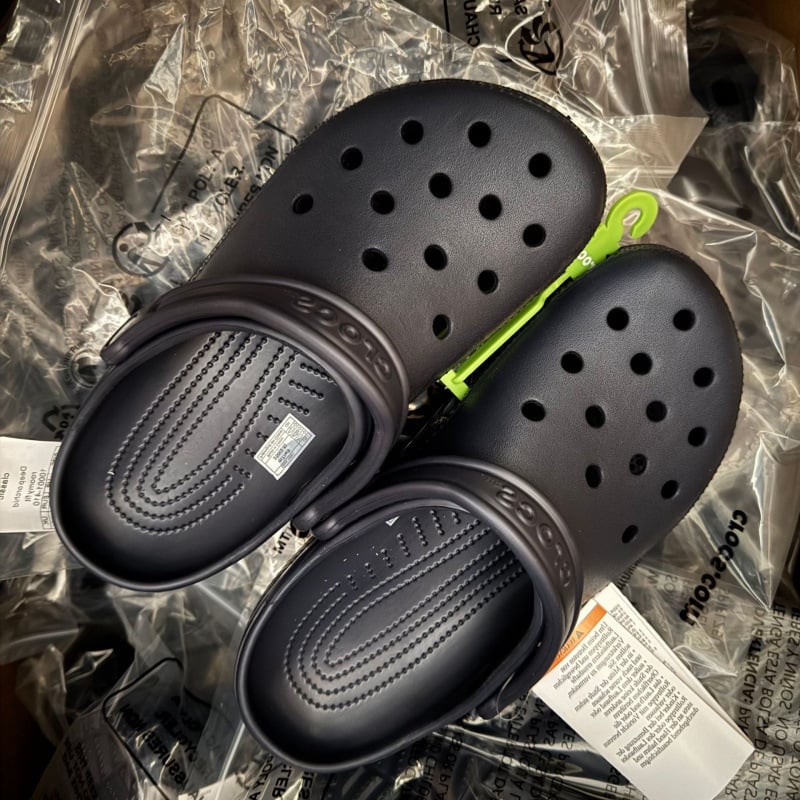 Lyukas cipők – uniszex, lélegző EVA felső és talp, egy darabból formált talp, 1–2 cm vastagság (Uniszex, lélegző EVA felső és talp, egy darabos talp, 1–2 cm vastagság)