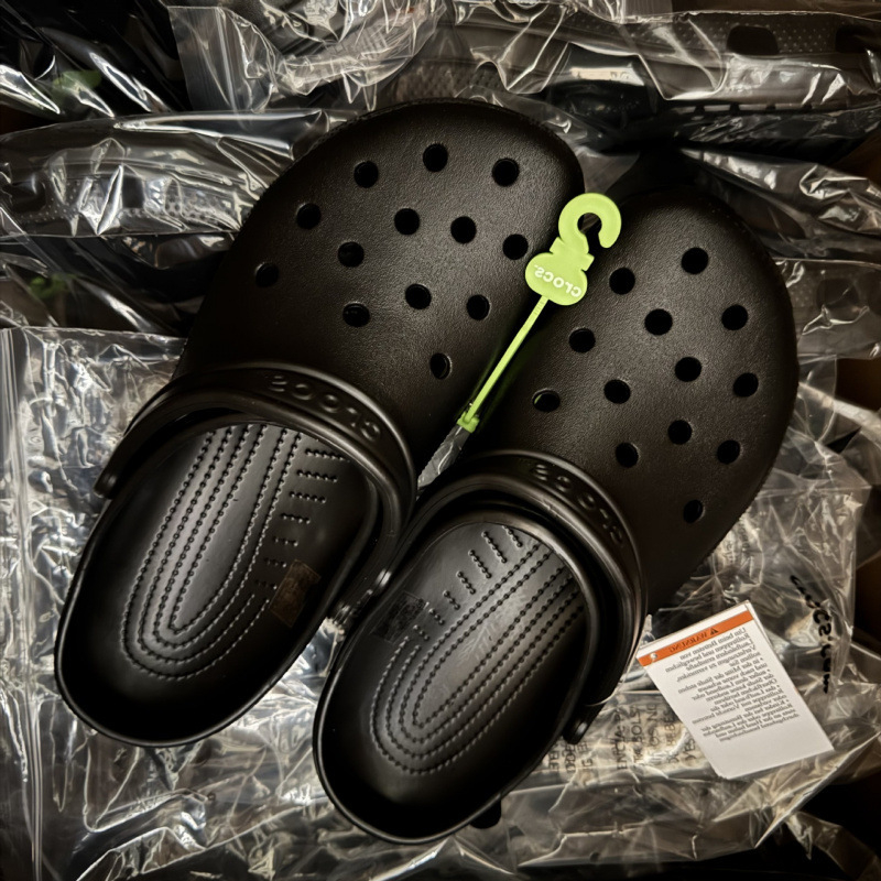 Lyukas cipők – uniszex, lélegző EVA felső és talp, egy darabból formált talp, 1–2 cm vastagság (Uniszex, lélegző EVA felső és talp, egy darabos talp, 1–2 cm vastagság)