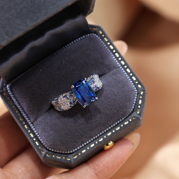 Yuhan Jewelry 925 srebrni prsten s geometrijskim dizajnom i dijamantnom postavom za žene