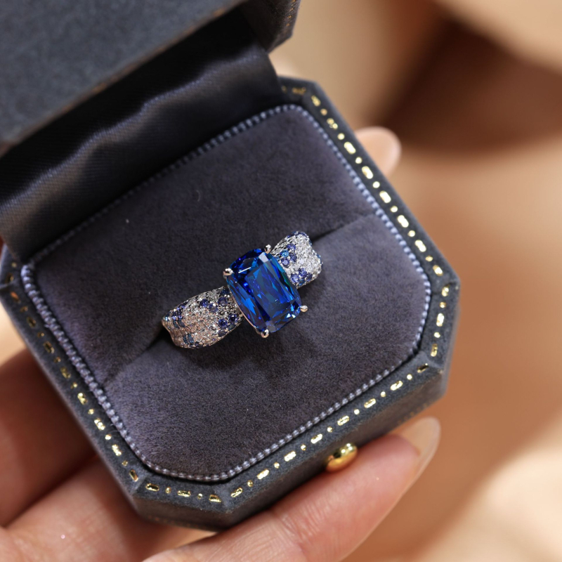 Yuhan Jewelry 925 srebrni prsten s geometrijskim dizajnom i dijamantnom postavom za žene