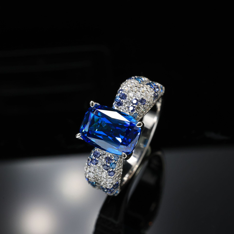 Yuhan Jewelry 925 srebrni prsten s geometrijskim dizajnom i dijamantnom postavom za žene