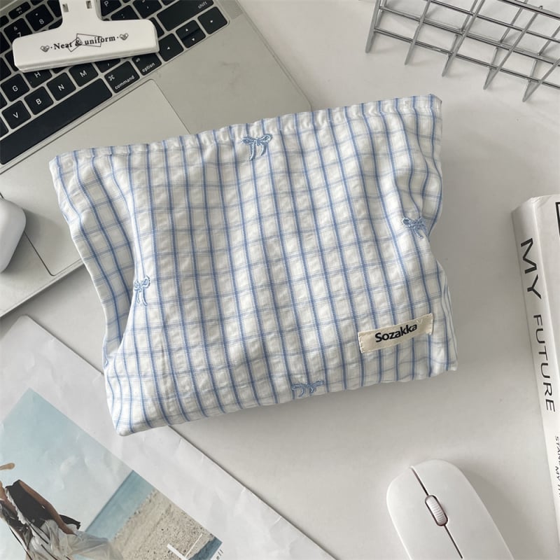 Kockás virágos hímzésű sminktáska – Poliészter külső, vászon belső, Berg márka, rúzs és smink tárolására, utcai stílus