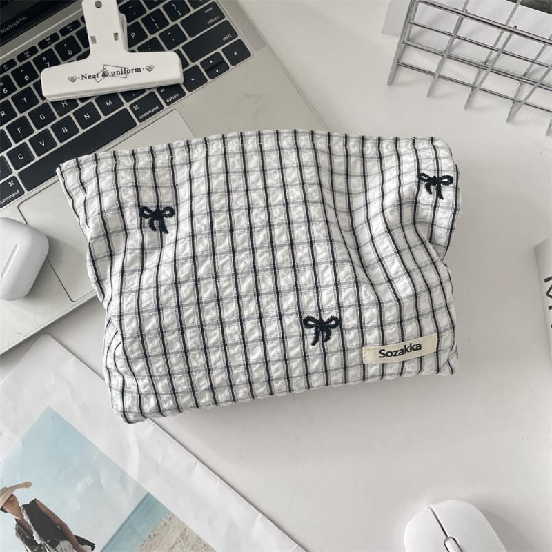 Kockás virágos hímzésű sminktáska – Poliészter külső, vászon belső, Berg márka, rúzs és smink tárolására, utcai stílus