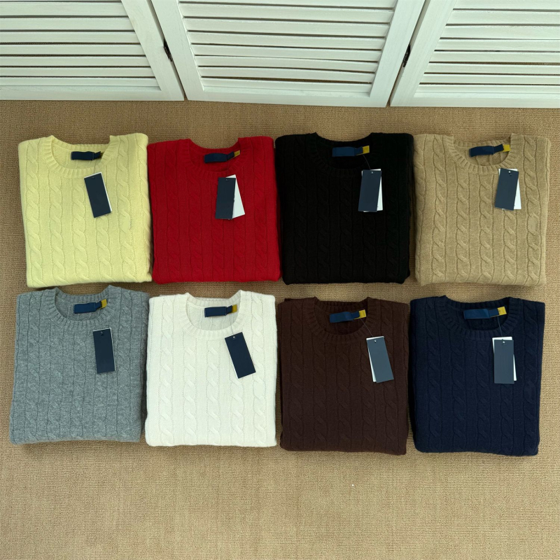 Πουλόβερ από μαλλί με περιεκτικότητα 86–90%, στρογγυλός λαιμός, μακριά μανίκια, twist πλέξη με λεπτομέρεια σε λουλούδι, αντρικό, κλασικό φθινοπωρινό-χειμωνιάτικο.