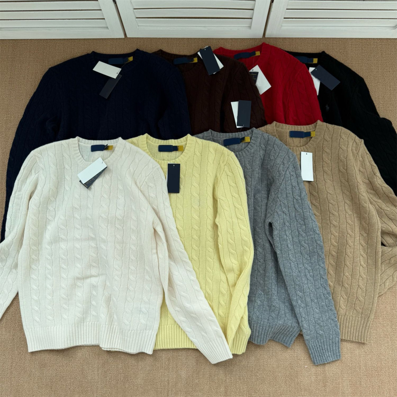 Πουλόβερ από μαλλί με περιεκτικότητα 86–90%, στρογγυλός λαιμός, μακριά μανίκια, twist πλέξη με λεπτομέρεια σε λουλούδι, αντρικό, κλασικό φθινοπωρινό-χειμωνιάτικο.