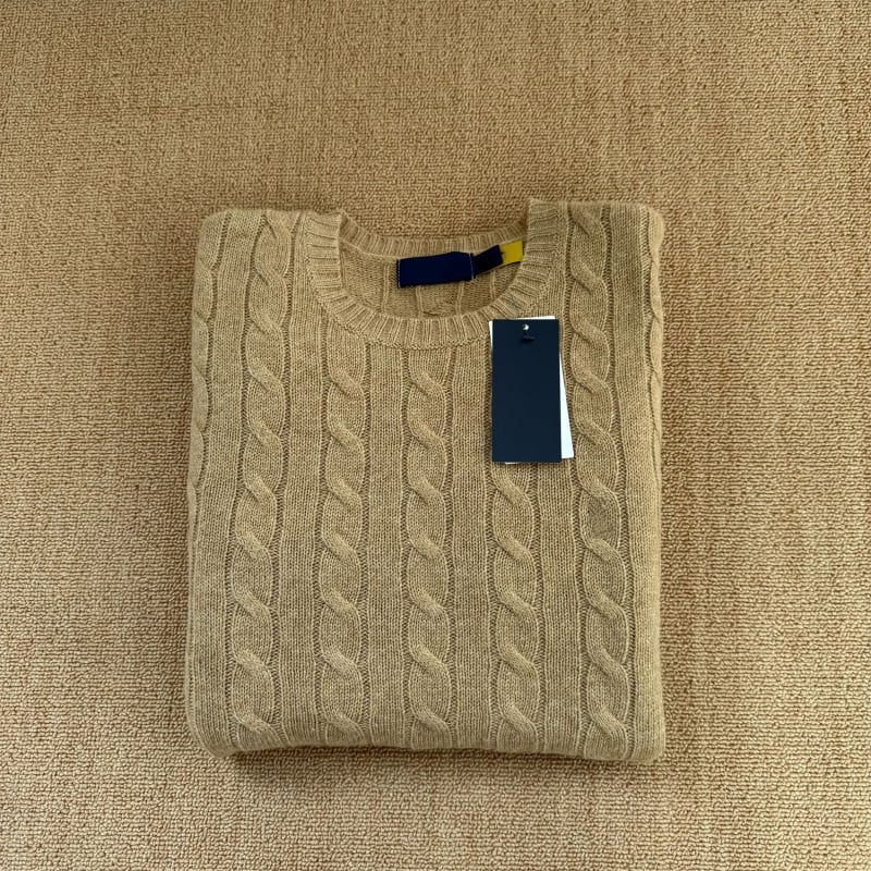 Πουλόβερ από μαλλί με περιεκτικότητα 86–90%, στρογγυλός λαιμός, μακριά μανίκια, twist πλέξη με λεπτομέρεια σε λουλούδι, αντρικό, κλασικό φθινοπωρινό-χειμωνιάτικο.