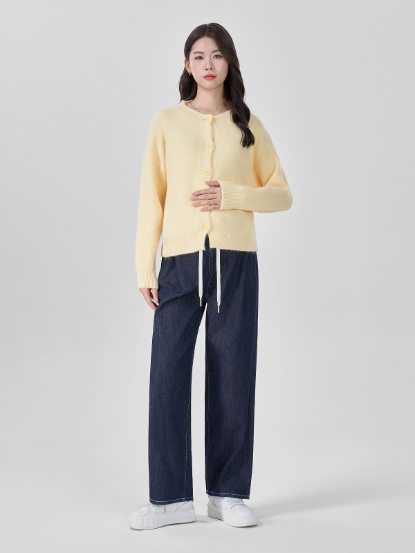 Noge trudnica, opuštena silueta, ravne široke nogavice, pamuk, 80–90% udio pamuka, potpora trbuha, sezona 2025 (Pamuk; 80–90% udio pamuka; potpora trbuha; 2025)