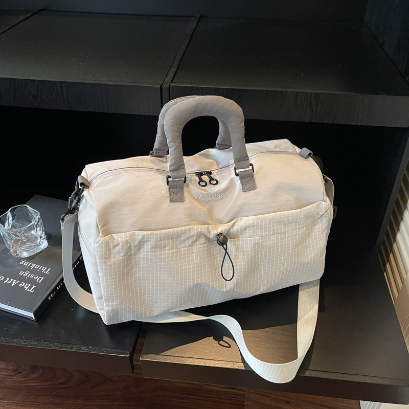 Utazótáska, 20–35L kapacitású, Oxford anyag, vízálló, száraz–nedves elválasztás, szabadidős utazási stílus