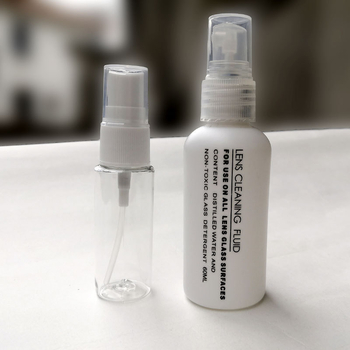 Mengji Υγρό Καθαρισμού Οθονών – Διάλυμα με αποιονισμένο νερό και ισοπροπυλική αλκοόλη με άρωμα; κατάλληλο για φορητούς υπολογιστές, κινητά τηλέφωνα, ψηφιακές κάμερες και οθόνες; 144 φιάλες ανά κιβώτιο