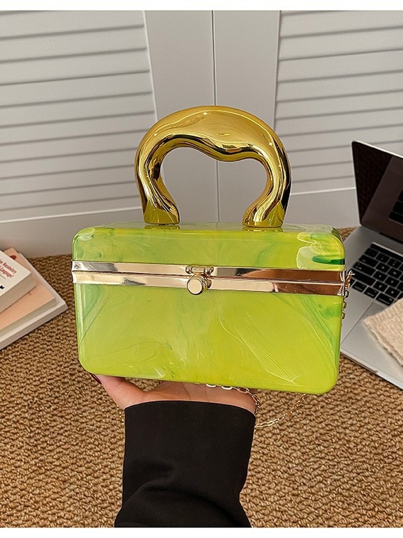 Crossbody torba, EVA materijal, pravokutnog oblika, izdanje jesen 2025, skriveni džep sa zatvaračem