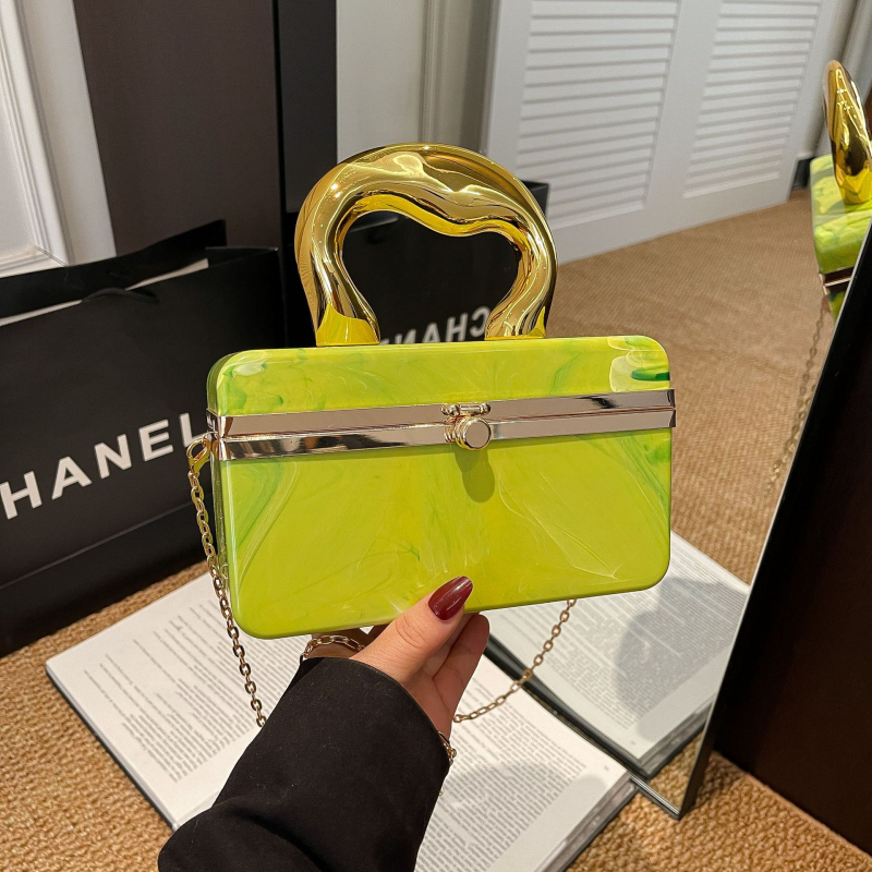 Crossbody torba, EVA materijal, pravokutnog oblika, izdanje jesen 2025, skriveni džep sa zatvaračem