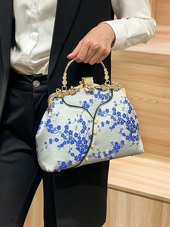 Ženska torba inspirirana kineskim stilom, svila, školjkast oblik, zaključavanje bravom, unutarnji džepovi s patentnim zatvaračem i džep za telefon, s jednim remenom