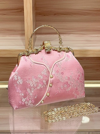 Ženska torba inspirirana kineskim stilom, svila, školjkast oblik, zaključavanje bravom, unutarnji džepovi s patentnim zatvaračem i džep za telefon, s jednim remenom