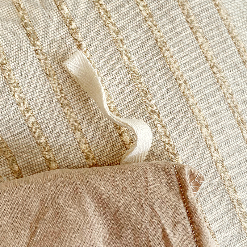 Četverodijelni set posteljine od 4 dijela, 100% pamuk, reaktivno bojanje, moderan minimalistički stil (gustina tkanine 133×72, 40s pređa, težina 2,5–3,0 kg)