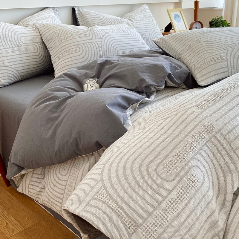 Četverodijelni set posteljine od 4 dijela, 100% pamuk, reaktivno bojanje, moderan minimalistički stil (gustina tkanine 133×72, 40s pređa, težina 2,5–3,0 kg)