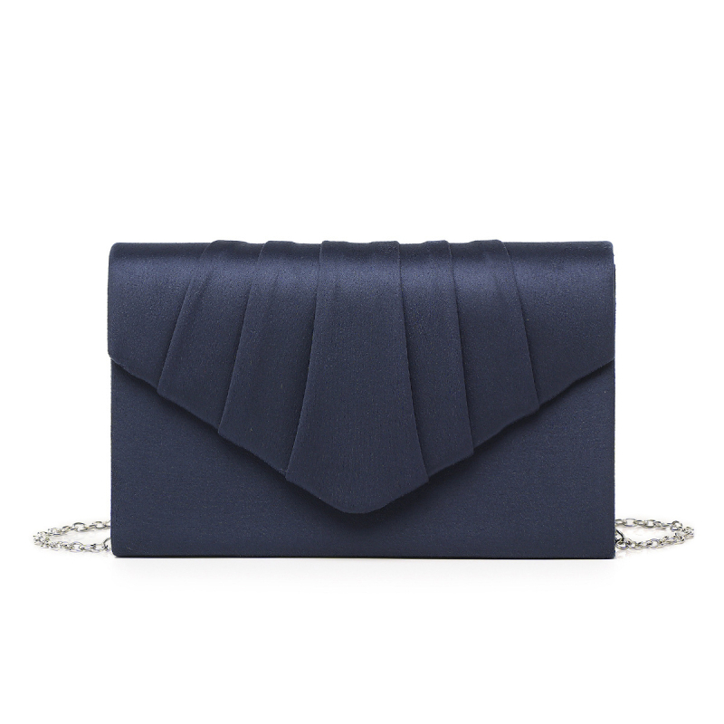 Baršunasta clutch torbica - mala kvadratna forma, vodoravni oblik, otvaranje poklopcem, podstava od poliestera