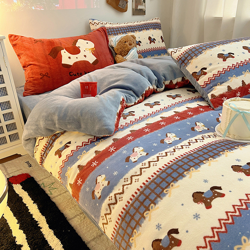 Tej velvet négyrészes ágyneműkészlet télre – macska és csacsi mintával, súly 3000–3500 g, lepedő-stílus