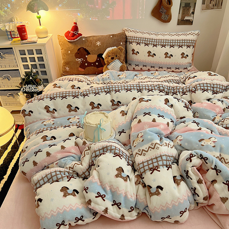 Tej velvet négyrészes ágyneműkészlet télre – macska és csacsi mintával, súly 3000–3500 g, lepedő-stílus