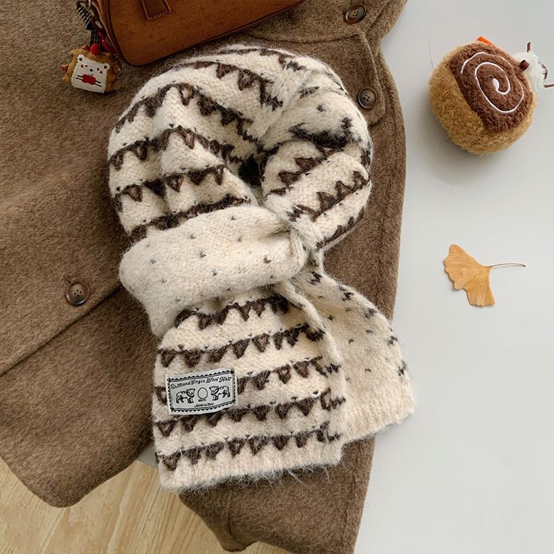 Плетен дамски шал за зима 2025 – вълнено-смесена материя, Warp knitting, поддържа топло, минималистичен стил