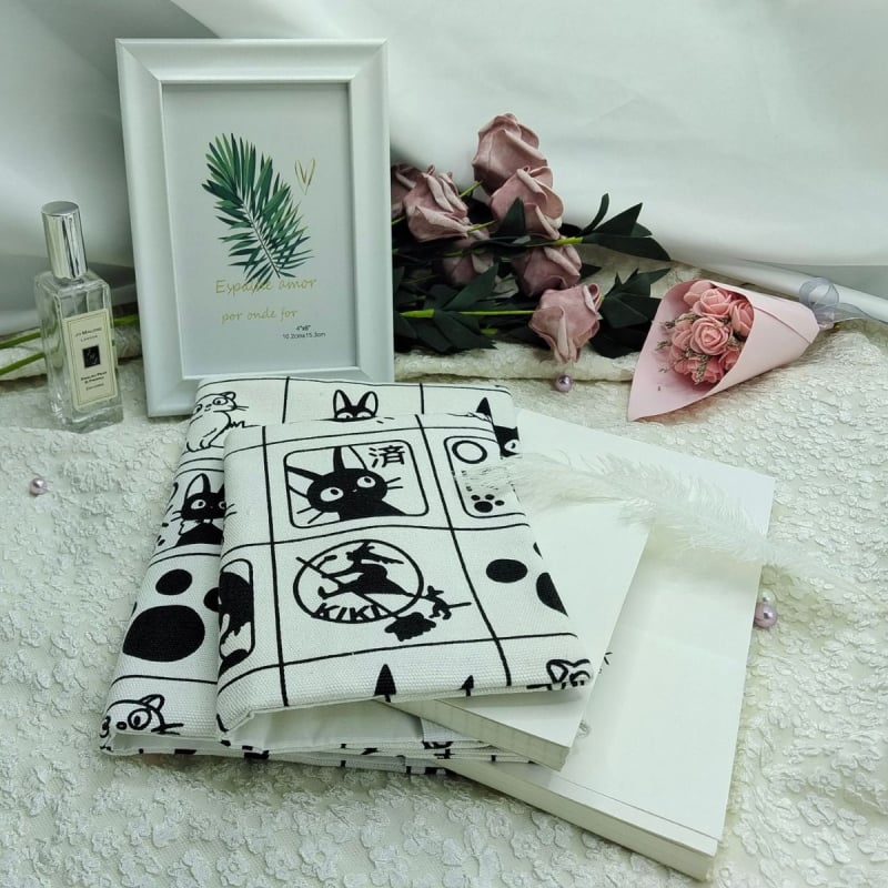 Notesztartó, kézzel készített vászonból csipkés szegéllyel — Qiu Ling; anyag: vászon; ajándék: igen; alkalmas pároknak, barátoknak, gyerekeknek, osztálytársaknak