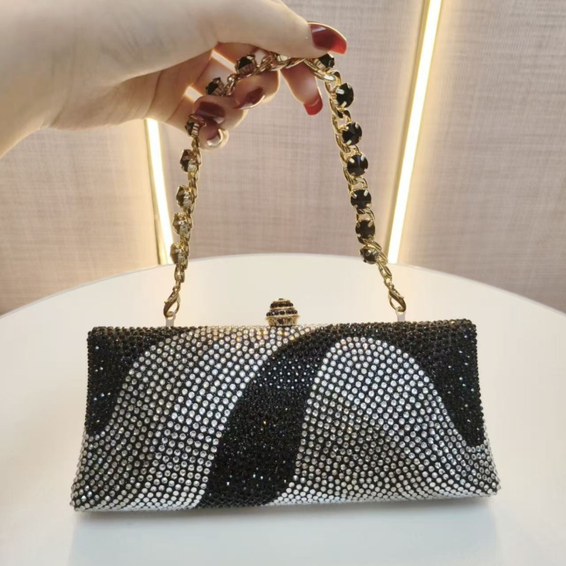 Clutch s dijamantima, crossbody na jedno rame, horizontalni kvadratni oblik, zaključavanje, unutarnji džep za telefon