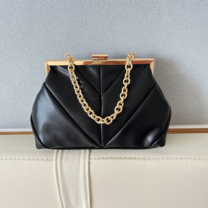 PU večernja clutch s dumpling oblikom, Dumpling Bag stil, unutarnja podstava od najlona, ID džep, otvoreni džep, zatvarač s latch mehanizmom, meka, jesen 2024
