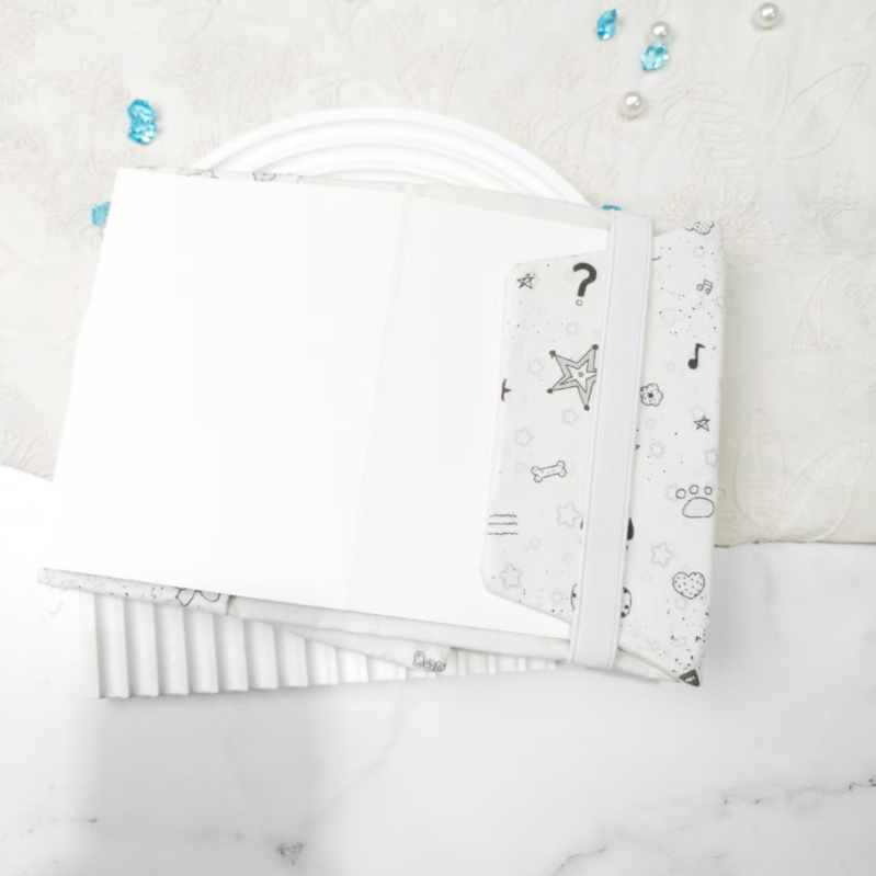 Textil füzetfedél karikatúra motívummal, állítható védőtok naplóhoz — Qiu ling