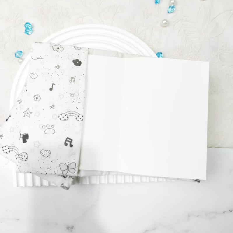 Textil füzetfedél karikatúra motívummal, állítható védőtok naplóhoz — Qiu ling