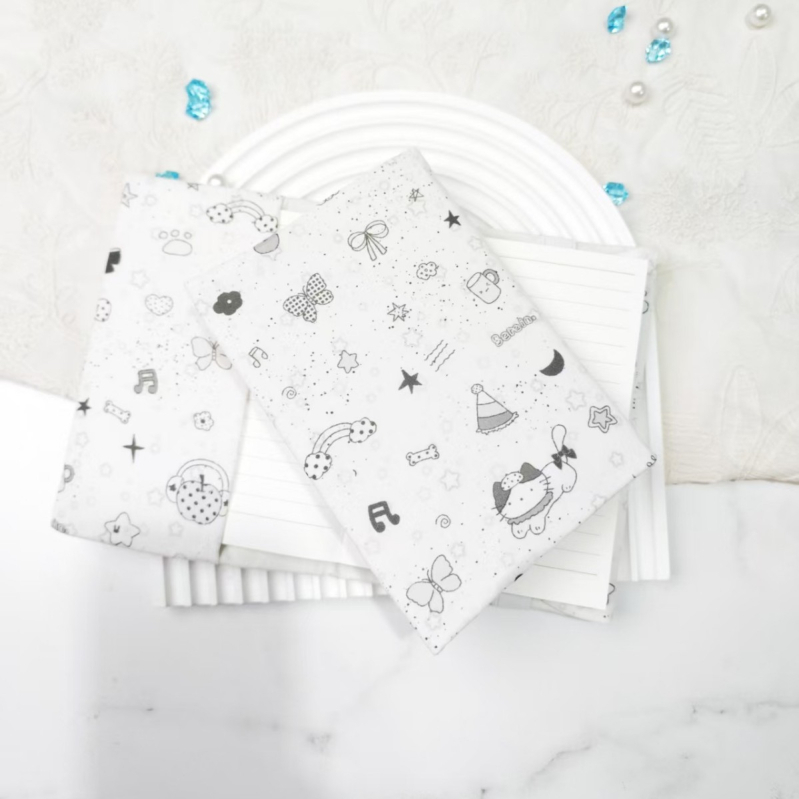 Textil füzetfedél karikatúra motívummal, állítható védőtok naplóhoz — Qiu ling