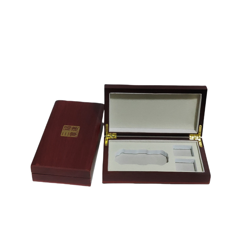 Ξύλινο κενό δώρου κουτί για συσκευασία χαπιών Pien Tze Huang Angong Niuhuang, μοντέλο 013, υλικό: ξύλο (fiberboard), τεχνική: ζεστή εκτύπωση με ασημένιο φινίρισμα, επένδυση: EVA βαμβάκι