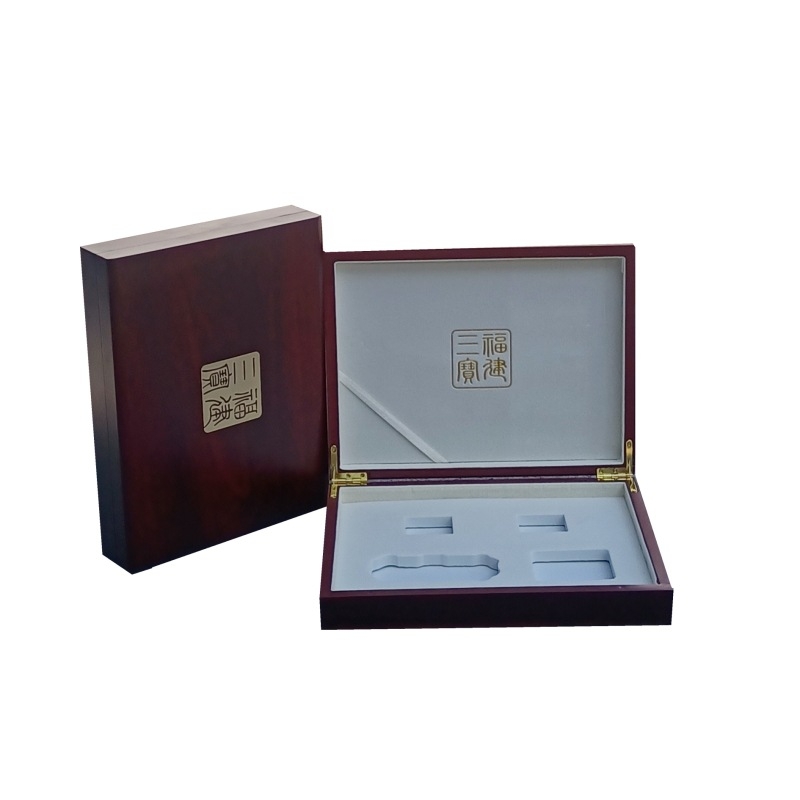 Ξύλινο κενό δώρου κουτί για συσκευασία χαπιών Pien Tze Huang Angong Niuhuang, μοντέλο 013, υλικό: ξύλο (fiberboard), τεχνική: ζεστή εκτύπωση με ασημένιο φινίρισμα, επένδυση: EVA βαμβάκι