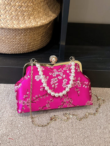 Večernja torba u novokineskom stilu s nacionalnim izvezom, oblik školjke, zatvarač, unutarnji džepovi za telefon i dokumente, proljeće 2026