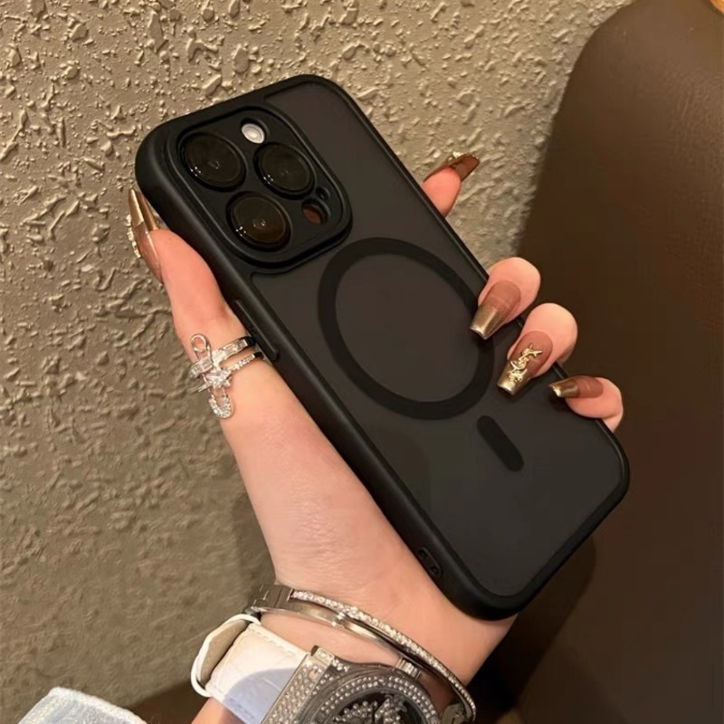 Pouzdro pre iPhone s ochranou objektívu, magnetické uchytenie, odolné voči nárazom, proti otlačkom prstov, materiál: akryl + silikón