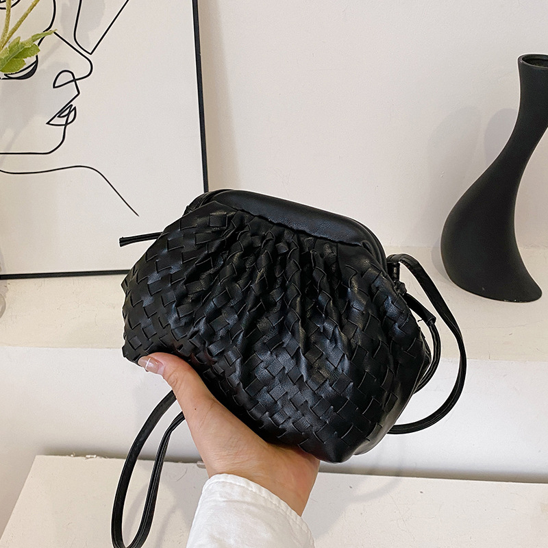 PU koža crossbody torba, ulični stil, tkana torba, vodoravni kvadratni oblik, zatvaranje klipsom