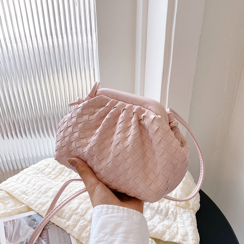 PU koža crossbody torba, ulični stil, tkana torba, vodoravni kvadratni oblik, zatvaranje klipsom