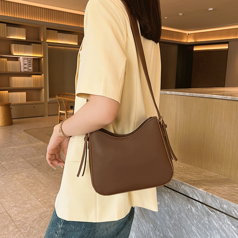 Ženska PU torba u street fashion stilu, vodoravni kvadratnog oblika, crossbody s zatvaračem, unutarnja pretinac za mobitel (PU • street fashion • vodoravni kvadratnog oblika • crossbody s zatvaračem • unutarnja pretinac za mobitel)