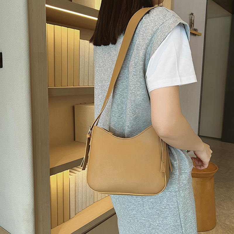 Ženska PU torba u street fashion stilu, vodoravni kvadratnog oblika, crossbody s zatvaračem, unutarnja pretinac za mobitel (PU • street fashion • vodoravni kvadratnog oblika • crossbody s zatvaračem • unutarnja pretinac za mobitel)