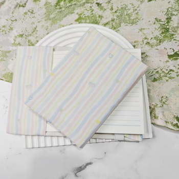 Füzetborító Rainbow Heart mintával, textil védőborítás, állítható (Márka: Qiu ling; Anyag: textil; Gyártó: Qiu ling)