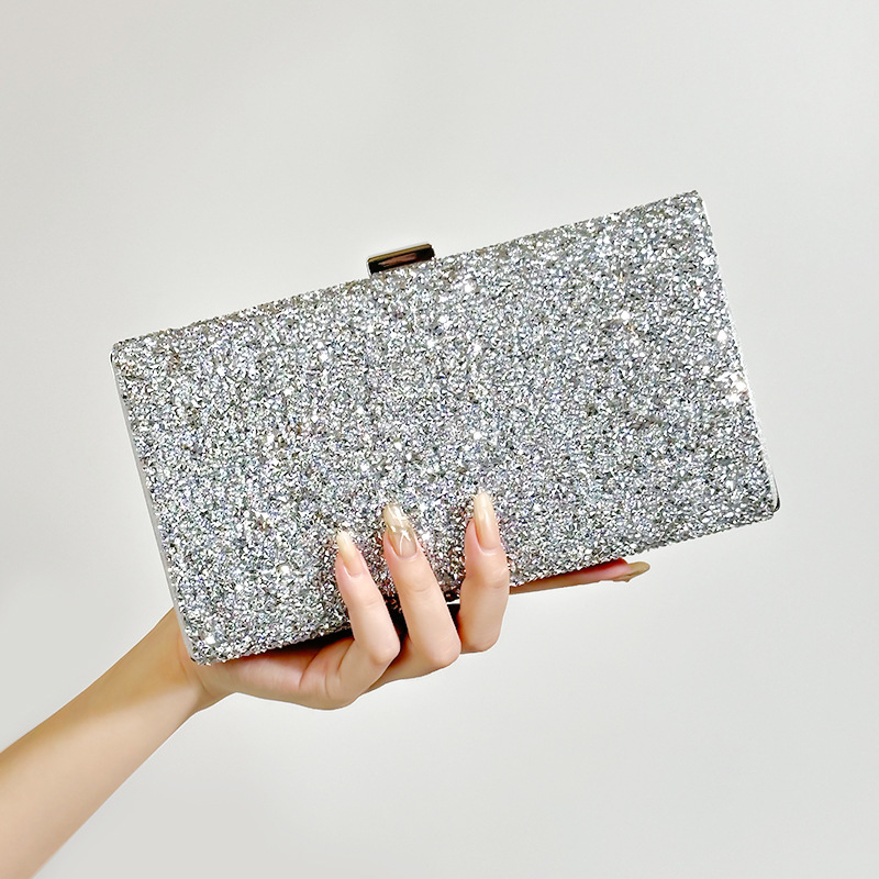 Večernja clutch torba s površinom od svile, otvaranje aluminijskim okvirom, vertikalni kvadratni oblik, unutarnja džep za telefon, podstava od sintetičke kože