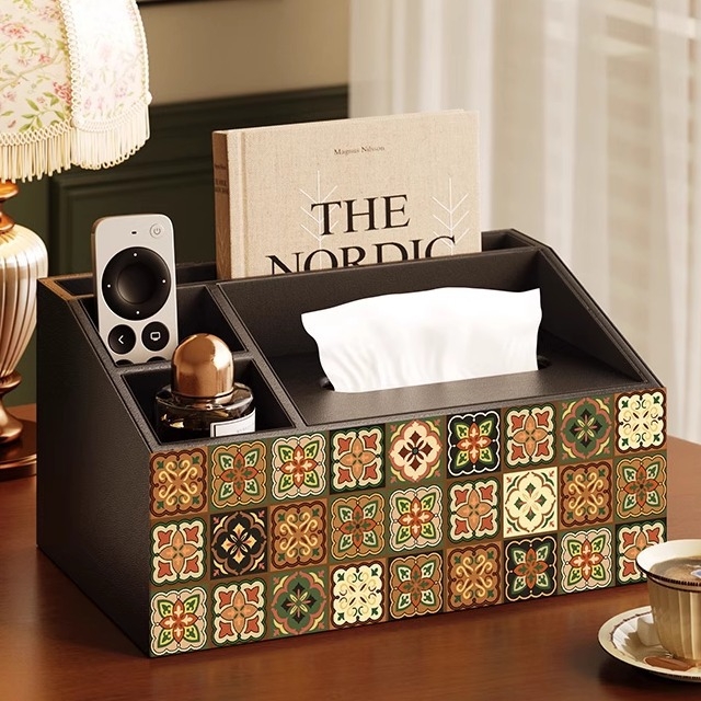 Θήκη αποθήκευσης τηλεχειριστηρίου με καπάκι και διαμερίσματα — ξύλινη κατασκευή από MDF, μοντέρνο μινιμαλιστικό στυλ, διατίθεται εκτύπωση λογοτύπου